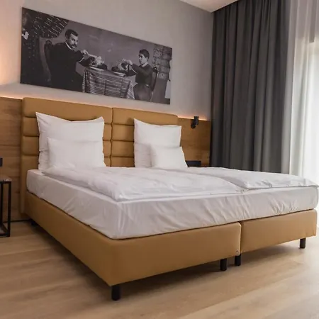 Mk Tirana Hotel 5*