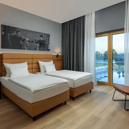 Mk Tirana Ринас