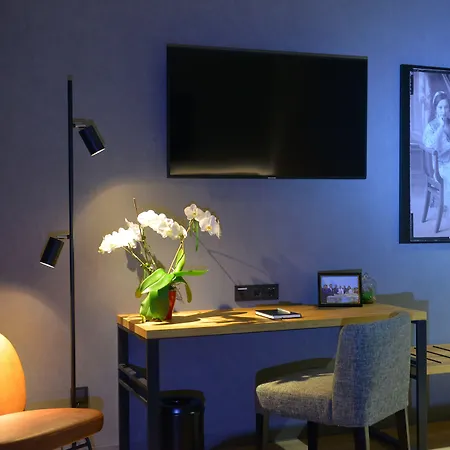Mk Tirana Hotell 5*