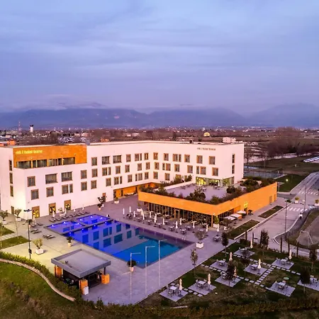 Mk Tirana Hotell 5*