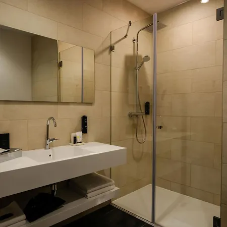 Mk Tirana Hotell Rinas