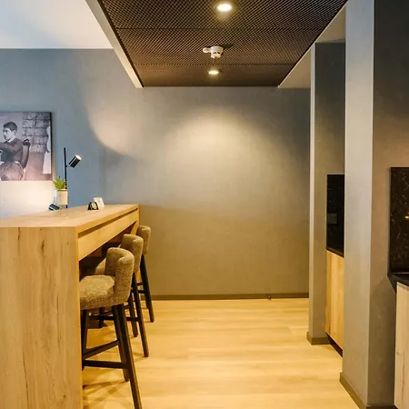 Mk Tirana Hotel Rinas