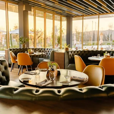Mk Tirana Hotell