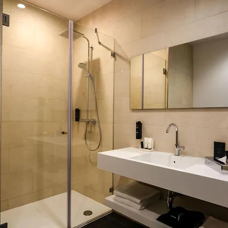 Mk Tirana Hotell 5*