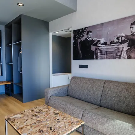 Hotel Mk Tirana 5*