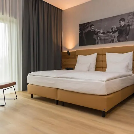 Hotel Mk Tirana 5*