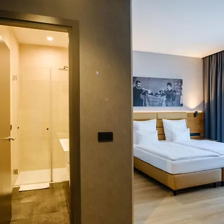 Mk Tirana 5*