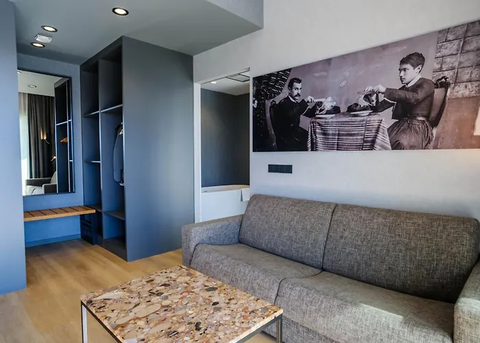 Hotel Mk Tirana 5*